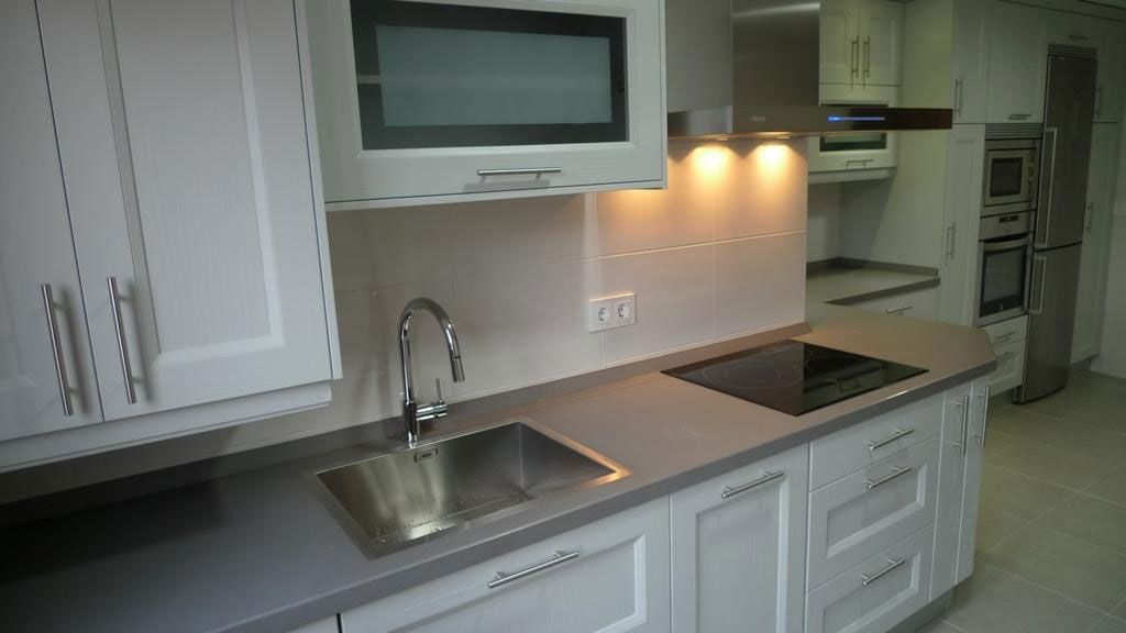 Cocinas con acabado lacado 05